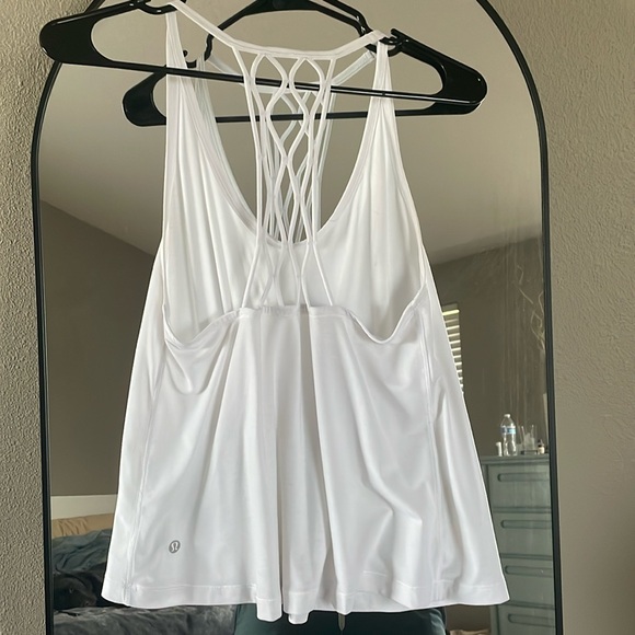 White Lululemon tank - Picture 1 of 3